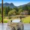 Private luxury in the mountains with running creek - Lamington