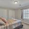 Pocono retreat- Lake, Firepit, BBQ, Gameroom, Ski home
