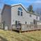 Pocono retreat- Lake, Firepit, BBQ, Gameroom, Ski home