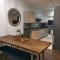 Riverside Cockatoos Cottage Charming 3 Bed Retreat for up to 10 Guests