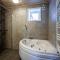 Ilulissat Stay - 4-bedroom villa with sea view and hot tub