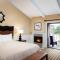 Lighthouse Lodge & Cottages