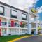 Super 8 by Wyndham Orlando Near Florida Mall