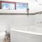 The glen best family living 5 bed room with kids