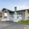 Home on Fox River Modern Decor Style! - McHenry