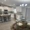 Modern and comfortable new home with hot tub - Fort Pierce