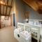 Beautiful country barn with hot tub and amazing views