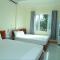 View Nhat Le Beach Hotel