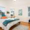 Steps to Downtown Rooftop Deck Flexible Temp Stay - Ньюберипорт