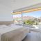 Designvilla with breathtaking view for 14 guests