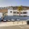 Casa BOSS Modern Villa with Studio Pool and Air Conditioning