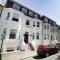 Apt 03 Beachside Beauty Central Studio Steps from Cafes - Brighton & Hove