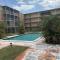 Charming One Bedroom Apartment with Pool - Lauderdale Lakes