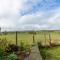 HIGH TREES BYRE - Two bed Cottage with Log Burner & Incredible Views - 沃金顿