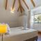 King bed suite, loft with 3WC, AC & self-check-in. - لشبونة