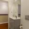 King bed suite, loft with 3WC, AC & self-check-in. - لشبونة