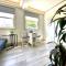 Apt 10 Beachside Beauty Lux Studio Steps from Beach - 布莱顿霍夫