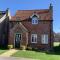 Sea Urchins, The Bay, 2 bedrooms with ensuites, balcony with sea view, parking, 2 dogs welcome