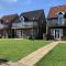 Brigg End View, The Bay, 2 bedrooms with ensuites, balcony with sea view, parking, 2 dogs welcome