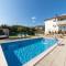 Holiday house with a swimming pool Kastel Stari, Kastela - 22832