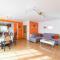 Holiday house with a swimming pool Kastel Stari, Kastela - 22832