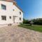 Holiday house with a swimming pool Kastel Stari, Kastela - 22832