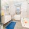 Holiday house with a swimming pool Kastel Stari, Kastela - 22832