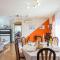 Holiday house with a swimming pool Kastel Stari, Kastela - 22832