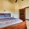 Casa Valencia - Modern Pool Family Luxury Sleeps 8
