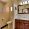 Casa Valencia - Modern Pool Family Luxury Sleeps 8