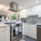 Jax Vacations 1/2 Mile to Beach, 2 bedroom townhome pet friendly