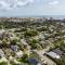 Jax Vacations 1/2 Mile to Beach, 2 bedroom townhome pet friendly