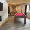 Lovely Muskoka Waterfront Cottage-Hot tub & Sauna!