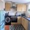 Charming coastal cottage - pet friendly!