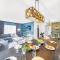 Palm Wave Stays - Designers Stay - Sleeps 10