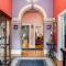 The Red Door: Expansive Home/Pool/4 BR w Ensuites