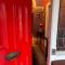 The Red Door: Expansive Home/Pool/4 BR w Ensuites