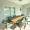Luxury contemporary hidden gem
