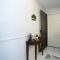 5 mi to Beaches, private, end unit, relaxing, POOL!