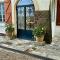Charming villa with superb swimming pool and standing view