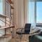 Stunning Riverview apartment