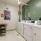 2BR Sunny Apartment in Hyde Park - Windermere 211 - شيكاغو