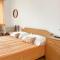 Seaside Apartments and Rooms