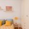 Bright and Cheerful Room with Modern Comforts and Private Bathroom - Madrid