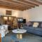 Luxury Cottage close to Cliffs & Surfing Beaches!