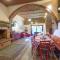 Stunning Home In Arezzo With Kitchen