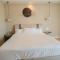 White Roses Cottage