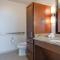 18th FL Stylish CozySuites with pool, gym #4