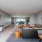 18th FL Stylish CozySuites with pool, gym #4