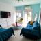 City Center: Your Urban Retreat- 100m to the beach